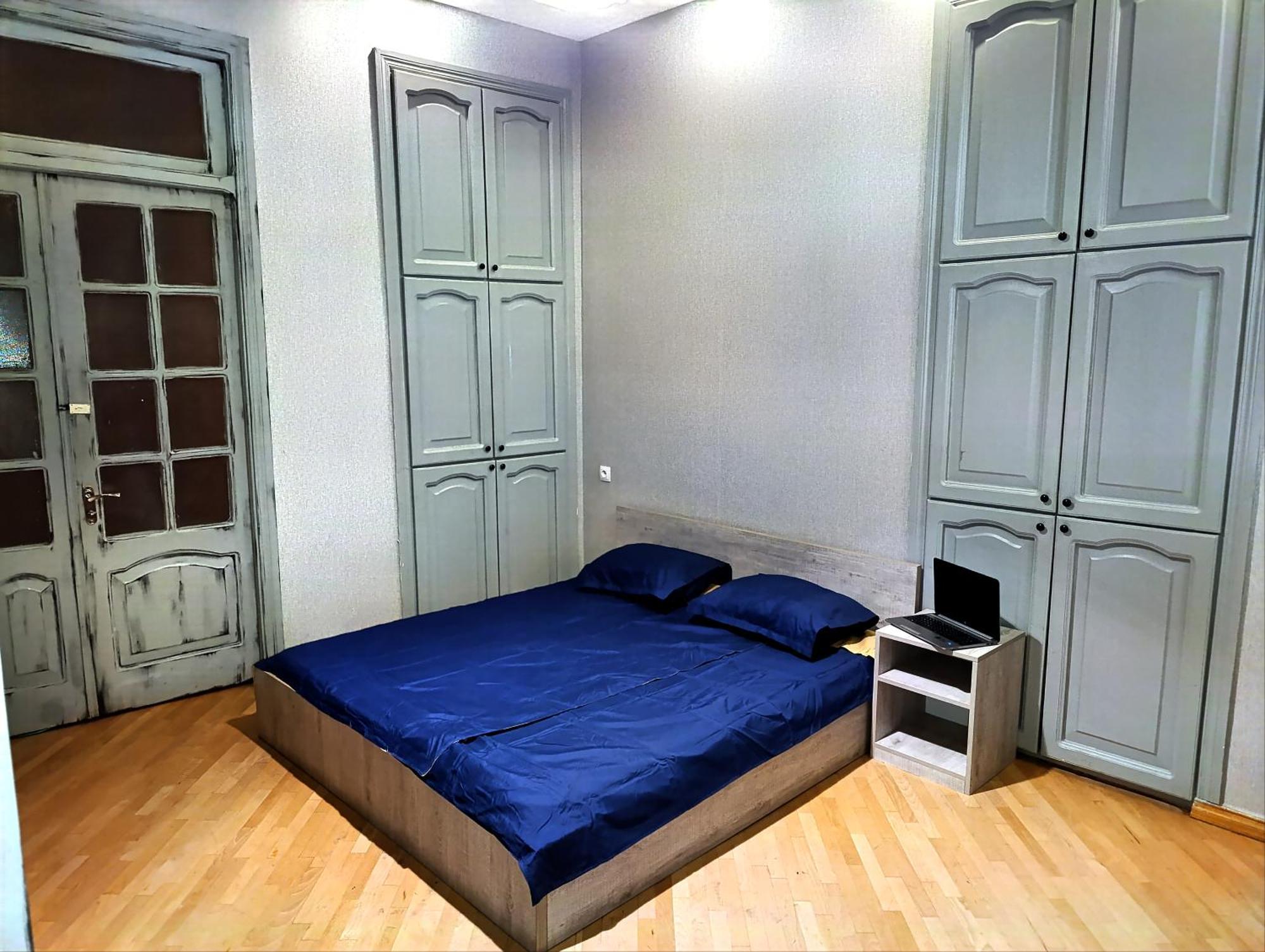J Square Hostel Tbilisi Esterno foto