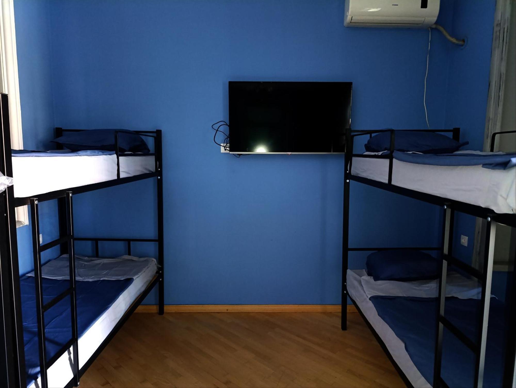 J Square Hostel Tbilisi Esterno foto