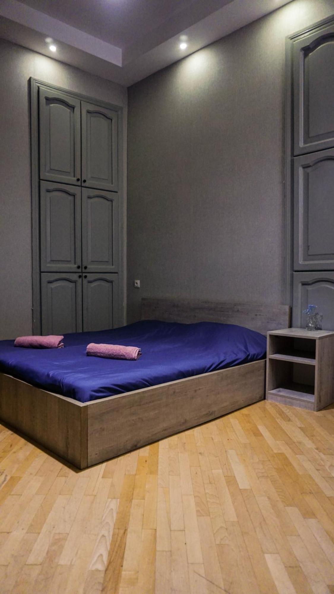 J Square Hostel Tbilisi Esterno foto