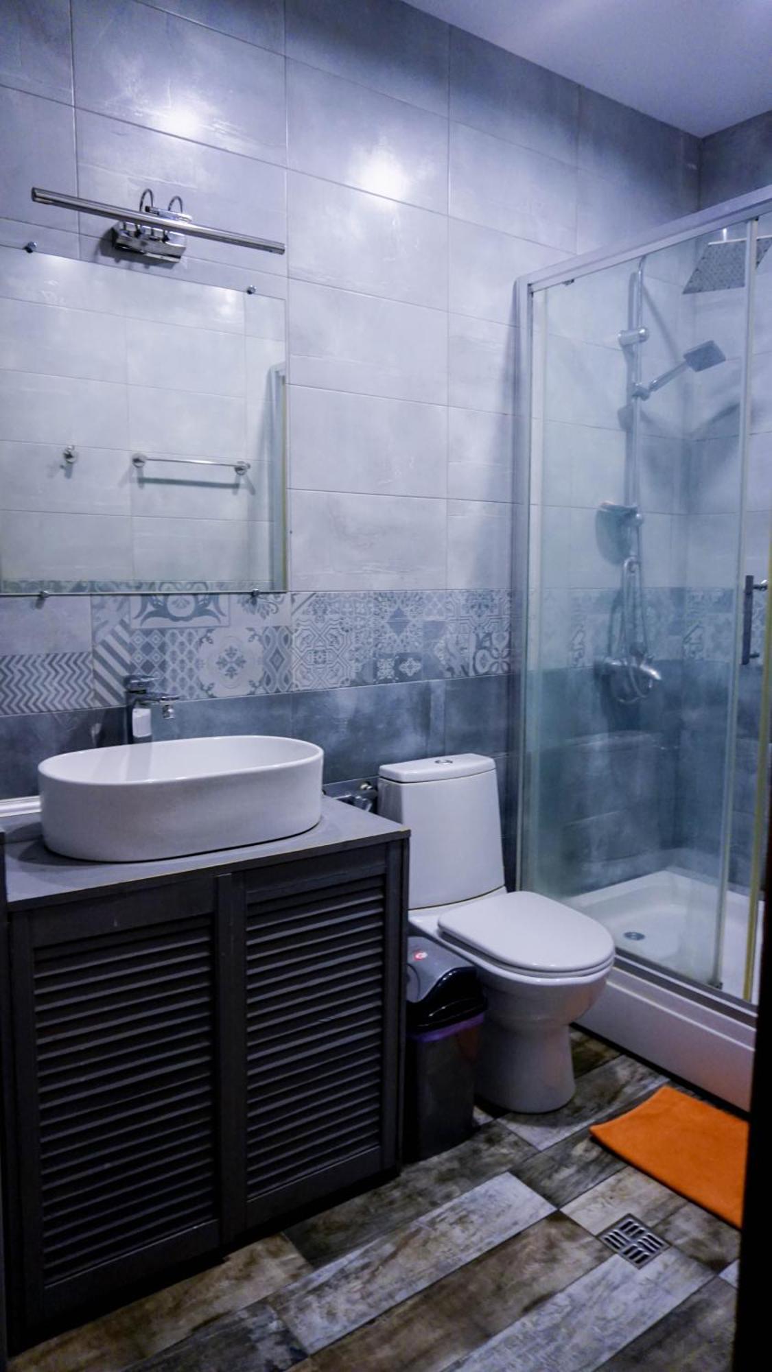 J Square Hostel Tbilisi Esterno foto